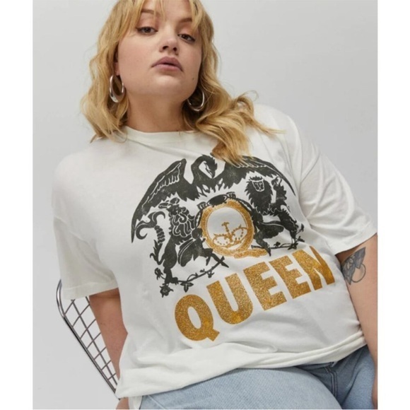 Daydreamer oversized  Queen Glitter Crest Merch Tee White Crew Neck Tee Small - Picture 1 of 7